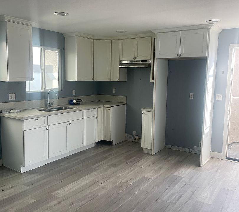 1st image of 400 S Gaffey St #414-1/2