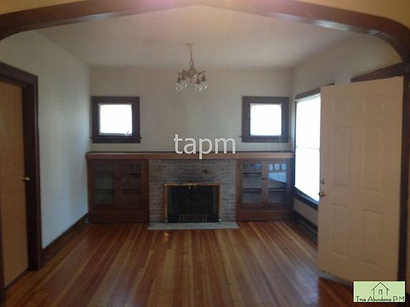 3rd image of 808 14th Ave
