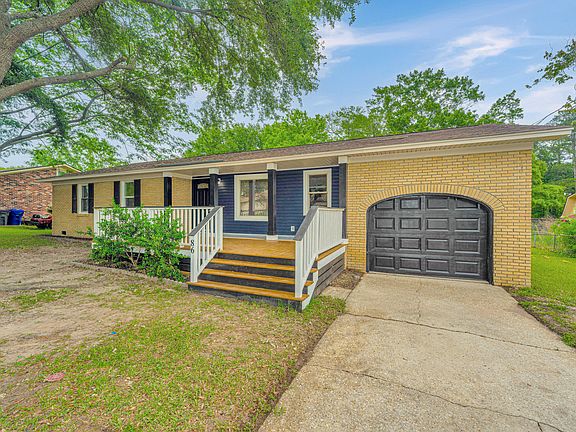 3rd image of 8460 Yorkshire Ln