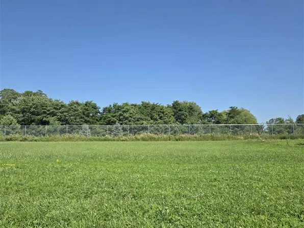 1404 Tamarack Trl, Iowa City, IA 52245