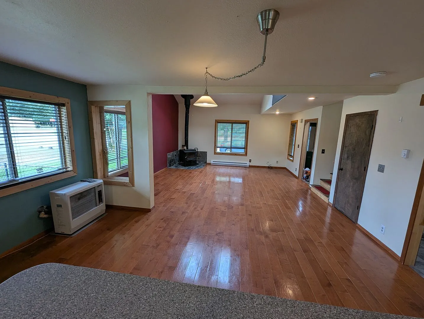 3 bed, 2 bath, unfurnished Valley townhome, Pet friendly, Long term lease — Photo 3
