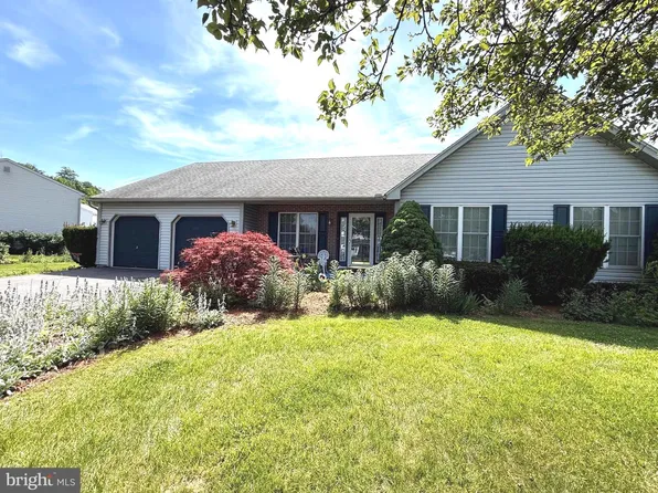 4400 Prestwick Dr, Reading, PA 19606