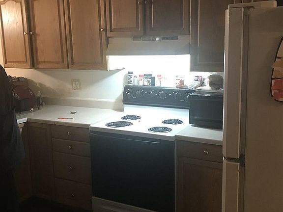 4th image of 221 Barre St
