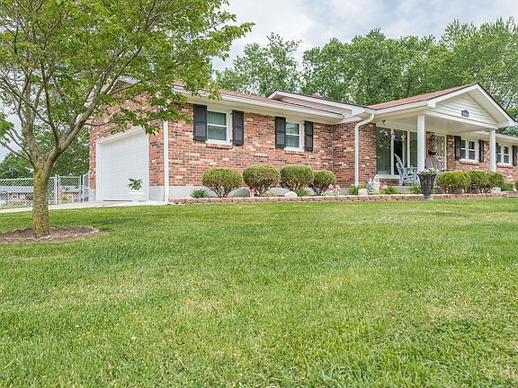 5th image of 11016 Albion Dr