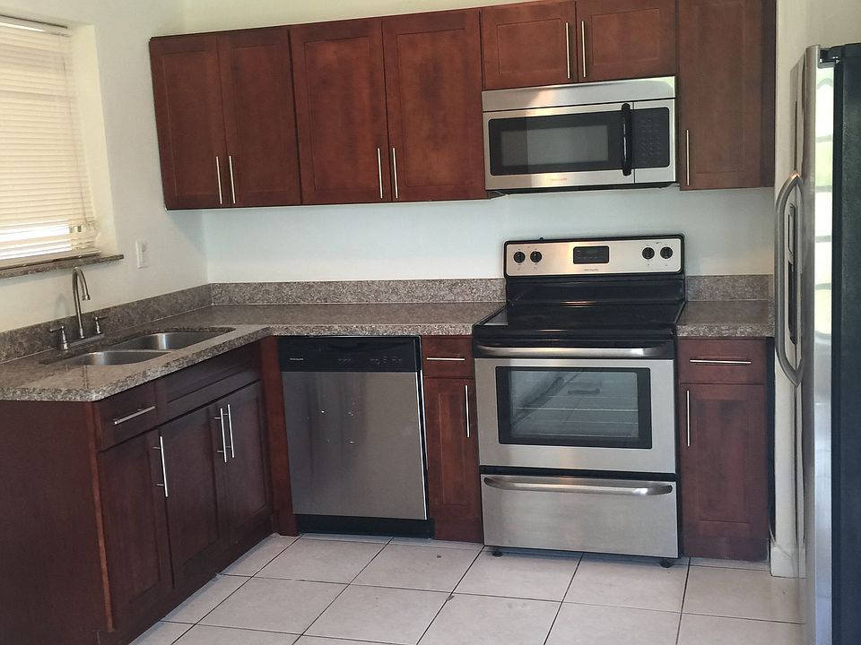 2nd image of 2081 Bahama Dr