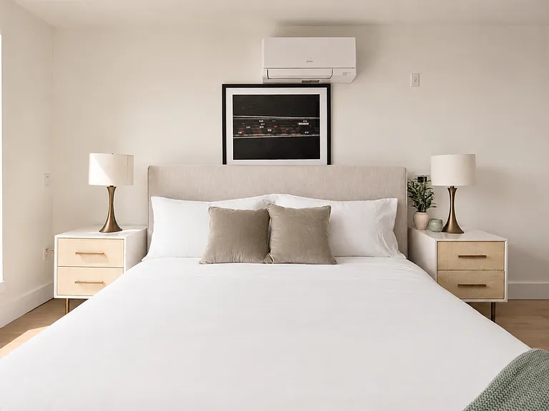 260 Gold St #914 — Photo 11