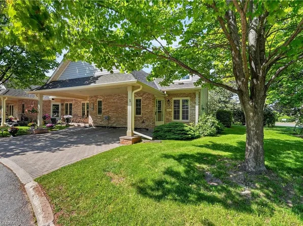 9 Wentworth Dr #2, Grimsby, ON L3M 5H9
