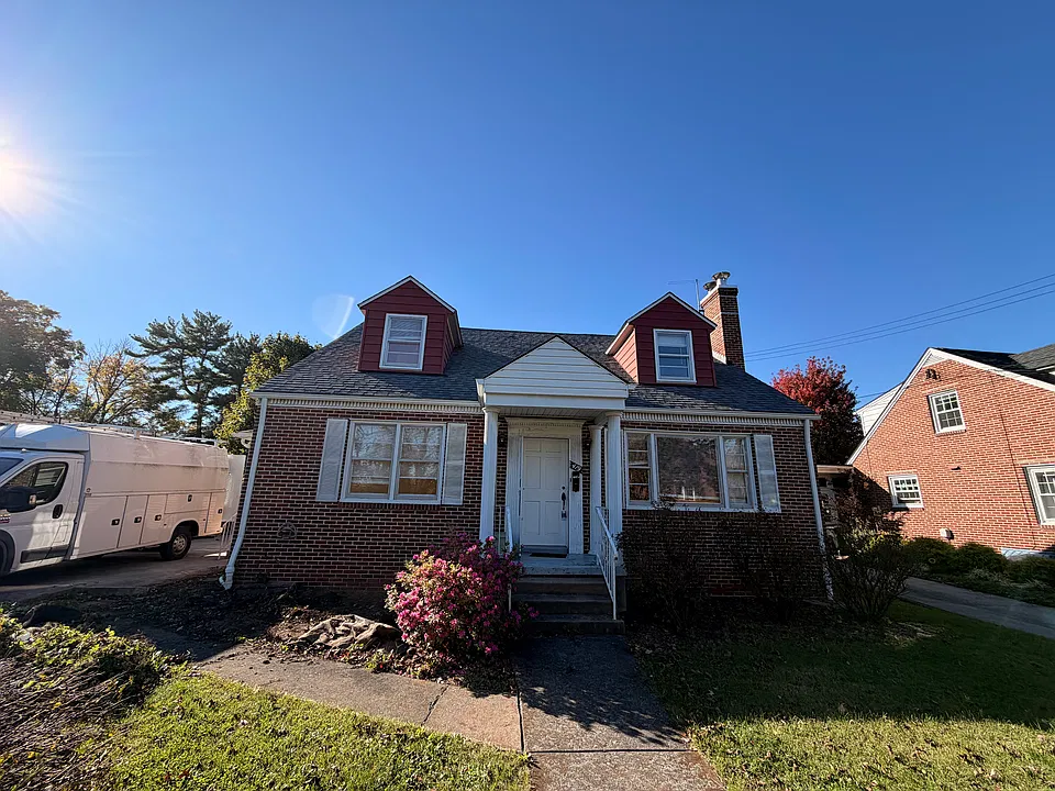 419 Van Fossen St