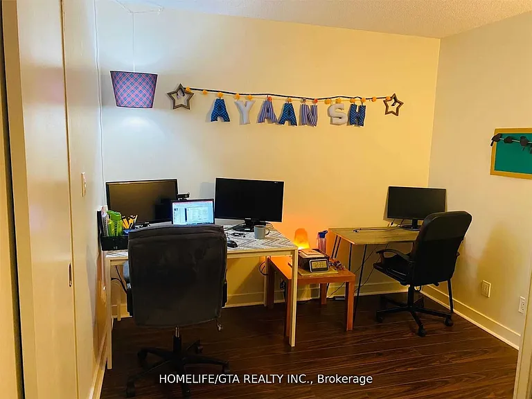 126 Simcoe St #307 — Photo 27