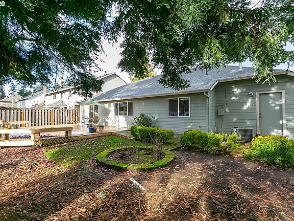 5th image of 2278 NE Lindsey Dr