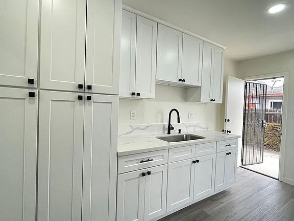 2nd image of 540-542 N 4th St #542-1/2