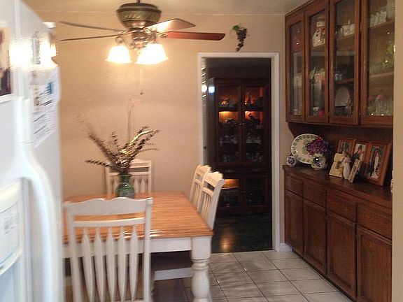 Dining room/built in cabinet
