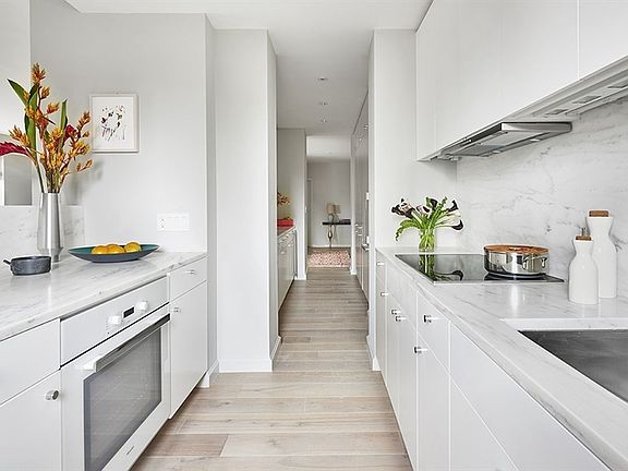 3rd image of 200 E 62nd St APT 7D