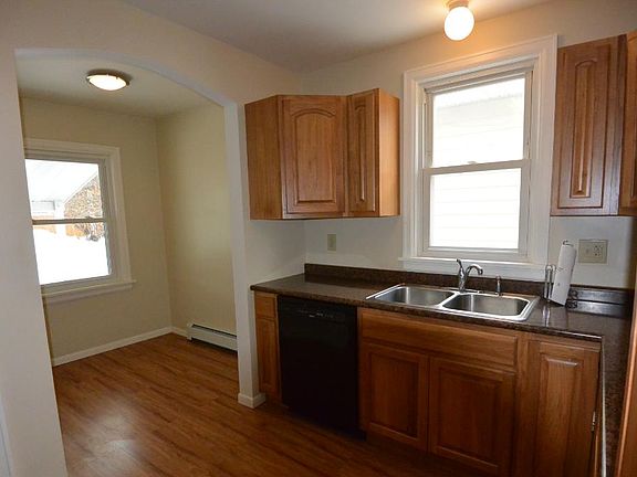 3rd image of 814 Grant Ave