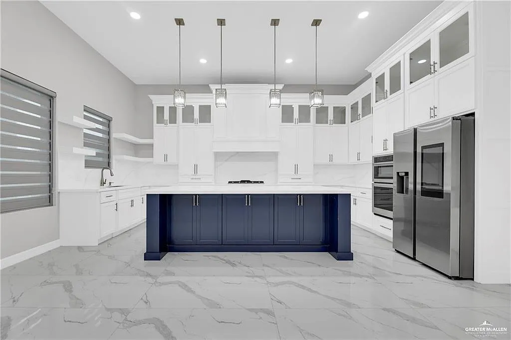 4 bed, 3.5 bath, 2413 sqft, $4,700 — Photo 3
