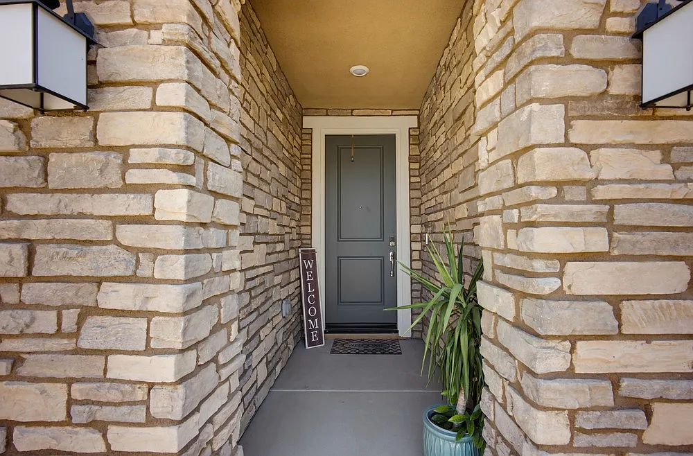 3 bed, 1866 sqft, $3,500 — Photo 3