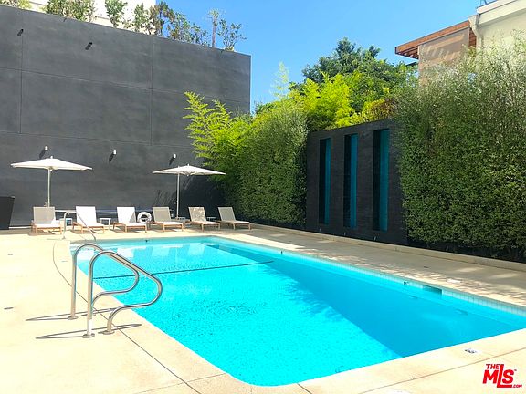 5th image of 838 N Doheny Dr APT 1103
