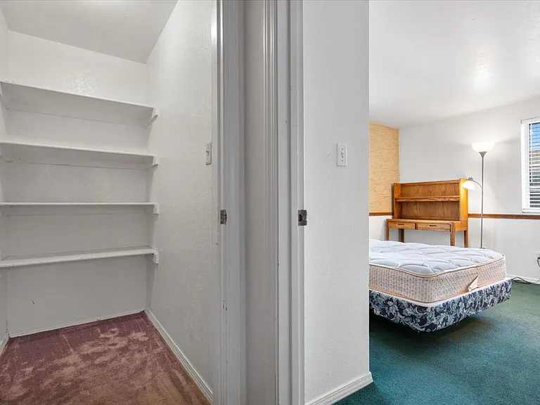 724 W 1720 N #213 — Photo 16