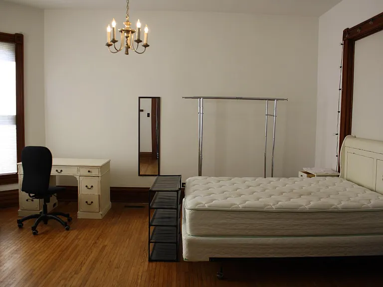 532 N Walnut St — Photo 10