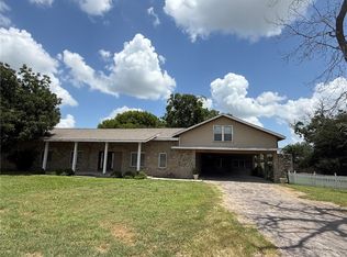 100 Hazel Ave, Three Rivers, TX 78071