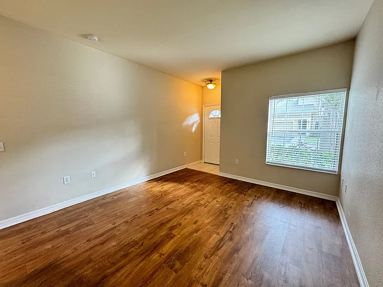 7750 Plantation Cir — Photo 14