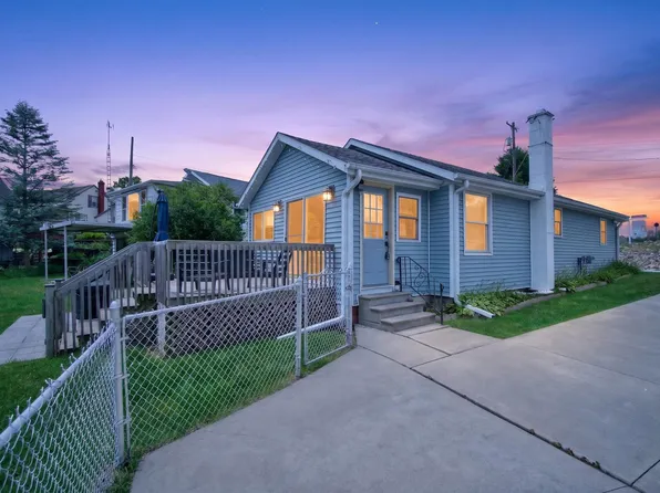 298 Ackerson Lake Dr, Jackson, MI 49201