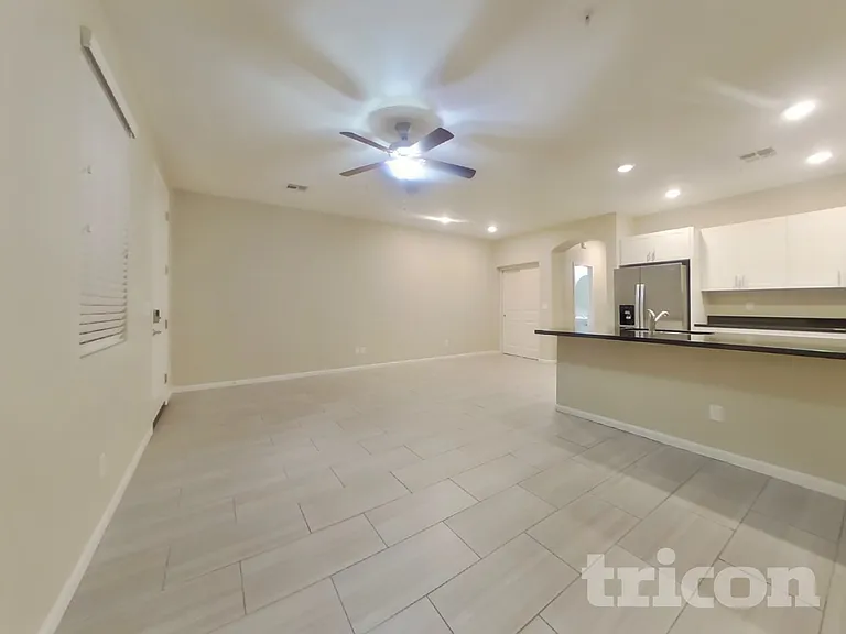 12564 W Hummingbird Ter — Photo 2