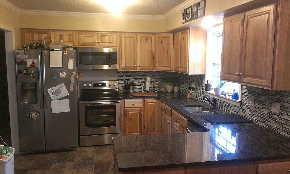 2nd image of 1110 Larkspur Ln