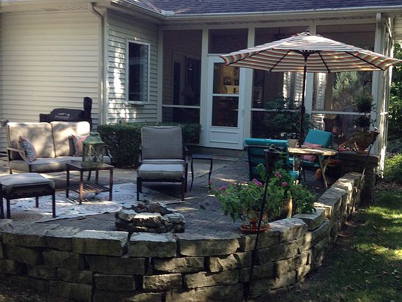 Paver patio/gas log firepit