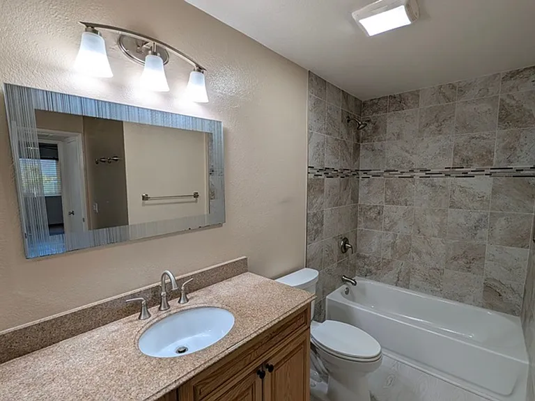 1481 Gustavo St #C — Photo 16