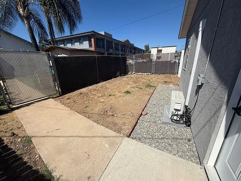 251 E 5th Ave — Photo 7