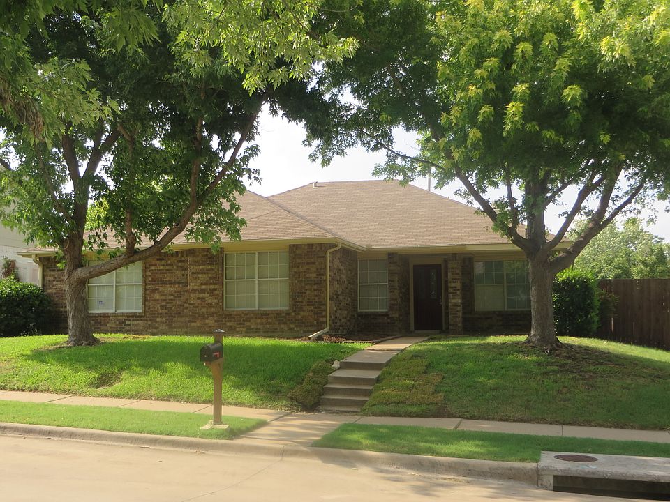 1st image of 965 Little Den Dr