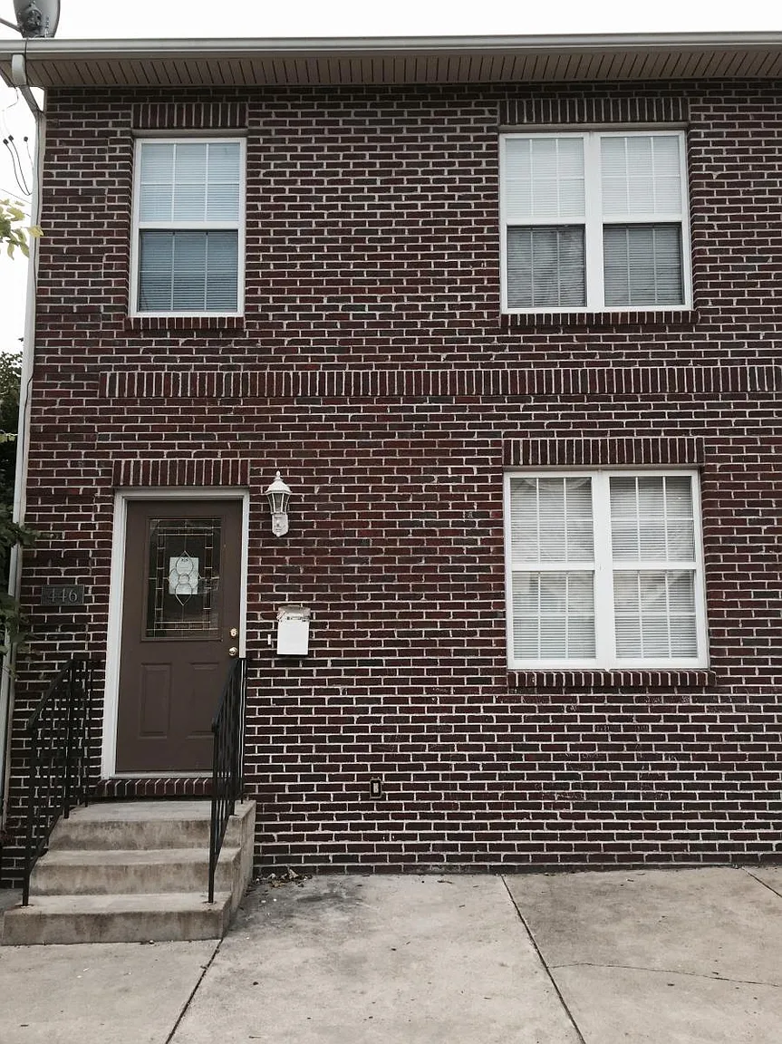 446 Natchez St photo 1