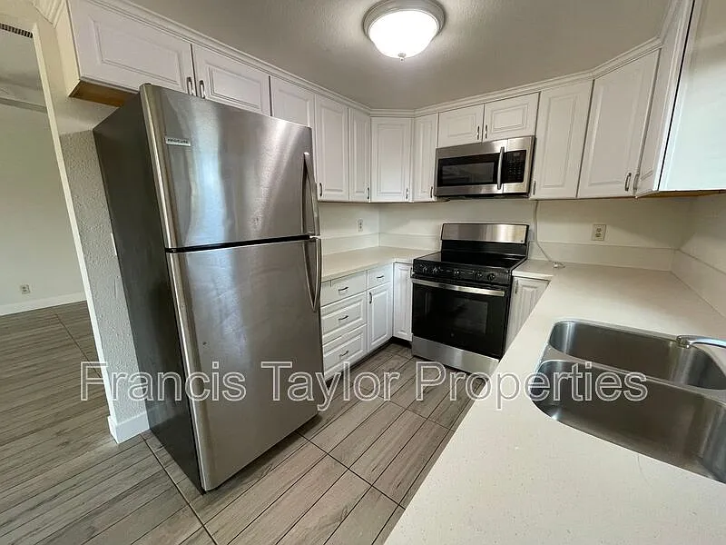 2 bed, 1.5 bath, 1000 sqft, $2,585 — Photo 4