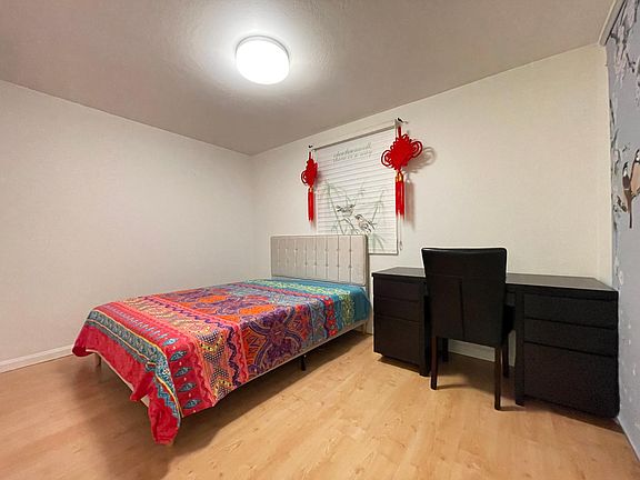 5th image of 845 Hawthorne Pl