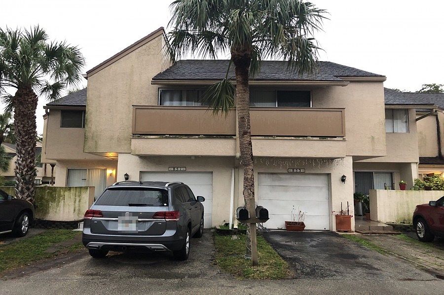 1st image of 851 NW 81st Ter