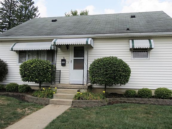 2nd image of 1105 Lake St