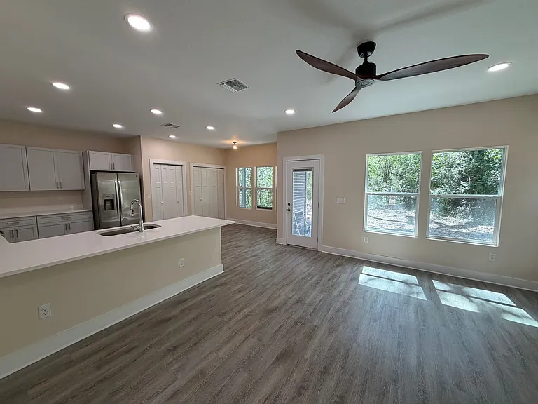 4409 NW 31st Ave — Photo 8