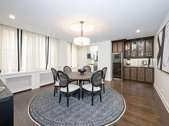 2nd image of 1040 Park Ave #7E