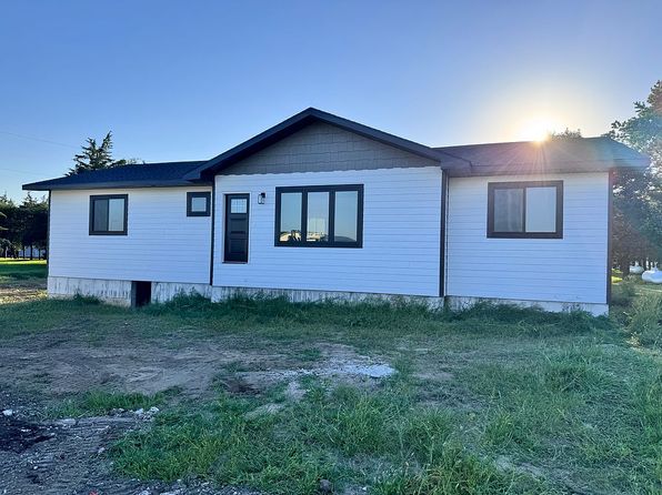 107 Railway Ave