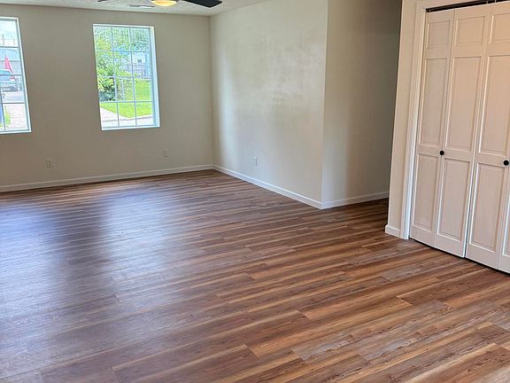 5th image of 410 W Benton St