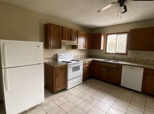 319 S 10th St UNIT 4, Beatrice, NE 68310