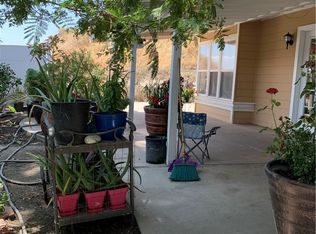 28081 Oregon Pl, Canyon Lake, CA 92587