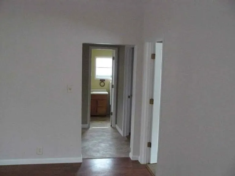 SW — Photo 3