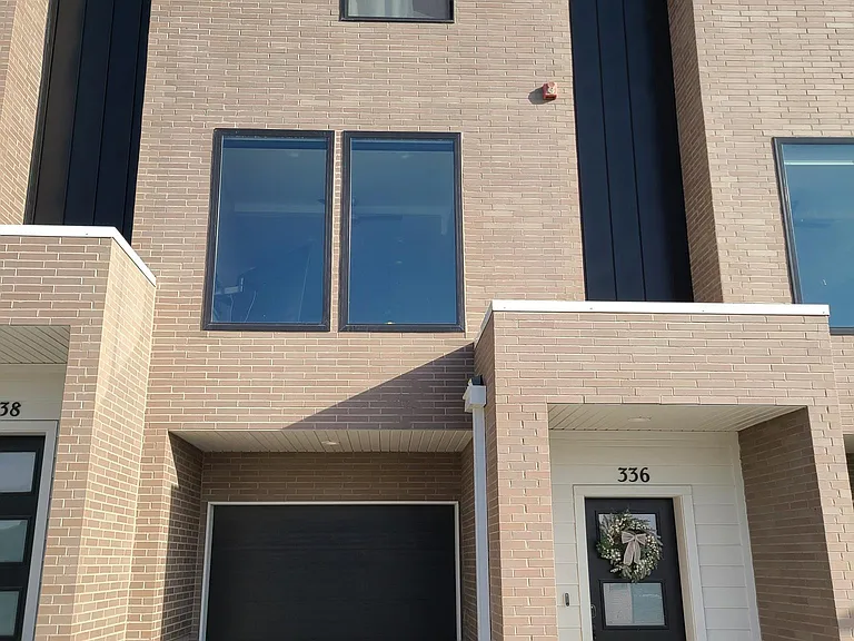336 E Tri Ln — Photo 3