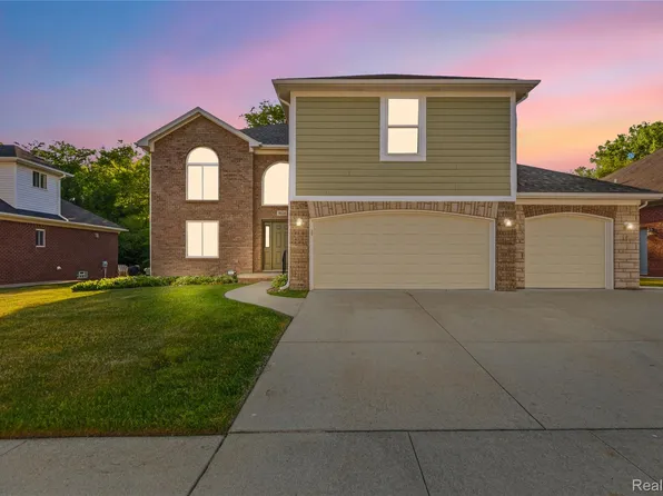 38124 Cobble Creek Ct, Sterling Heights, MI 48312