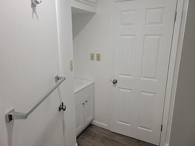 2nd image of 2540 Colonial Ave #6A
