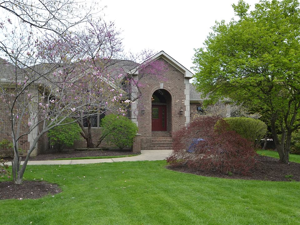 1st image of 10700 Edgewater Dr