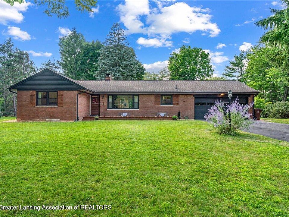 1st image of 3663 W Hiawatha Dr