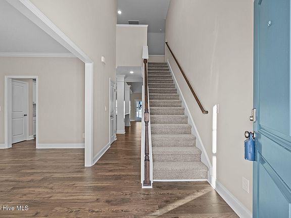 2nd image of 304 Sparrow Court